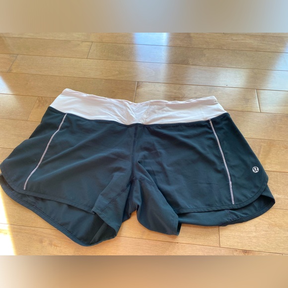 Lululemon runner shorts black with pink size medium - Picture 1 of 3